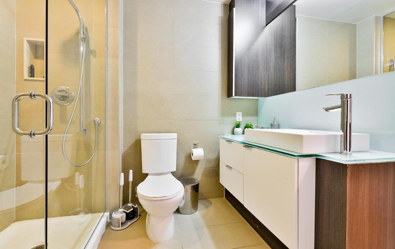 Luxury Condo Prime Location โตรอนโต ภายนอก รูปภาพ